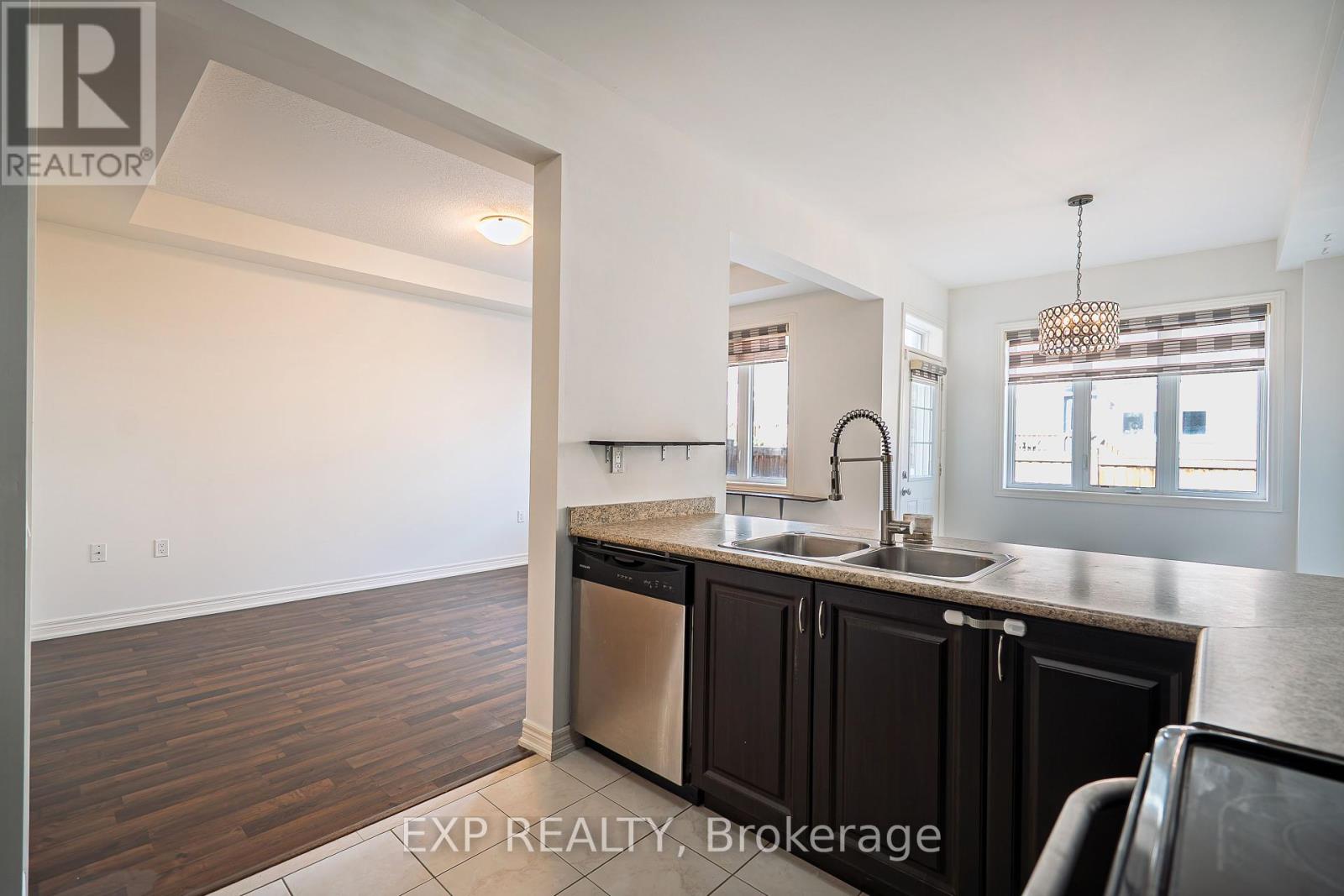 Photo 19 of 16 Blackberry Valley Crescent, Caledon ON