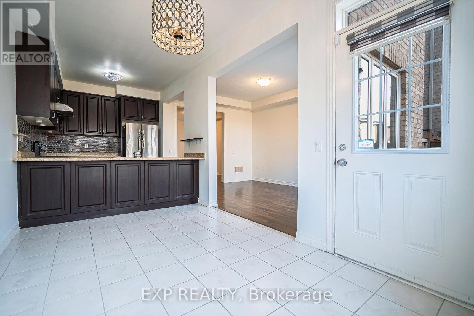 Photo 23 of 16 Blackberry Valley Crescent, Caledon ON