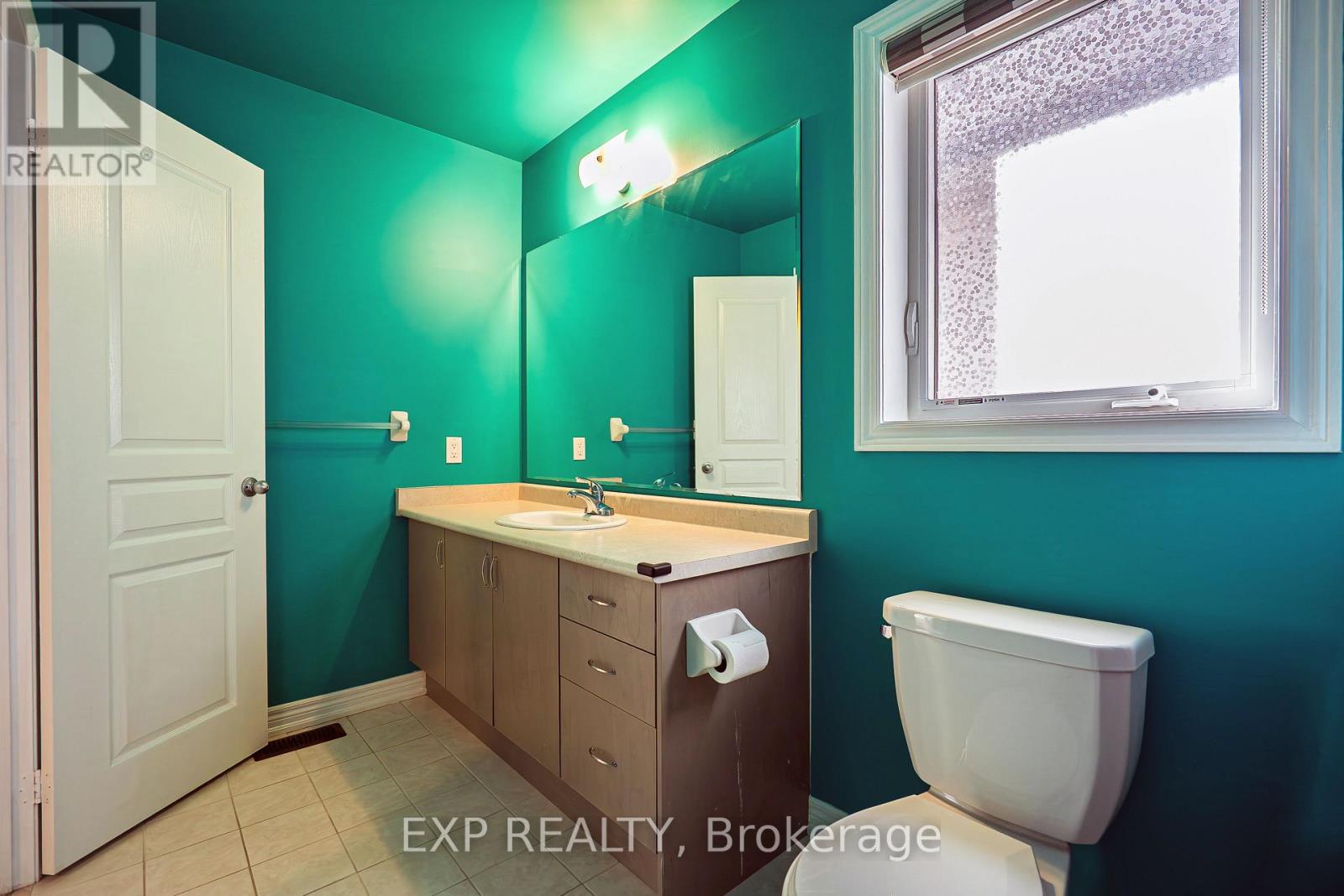 Photo 36 of 16 Blackberry Valley Crescent, Caledon ON
