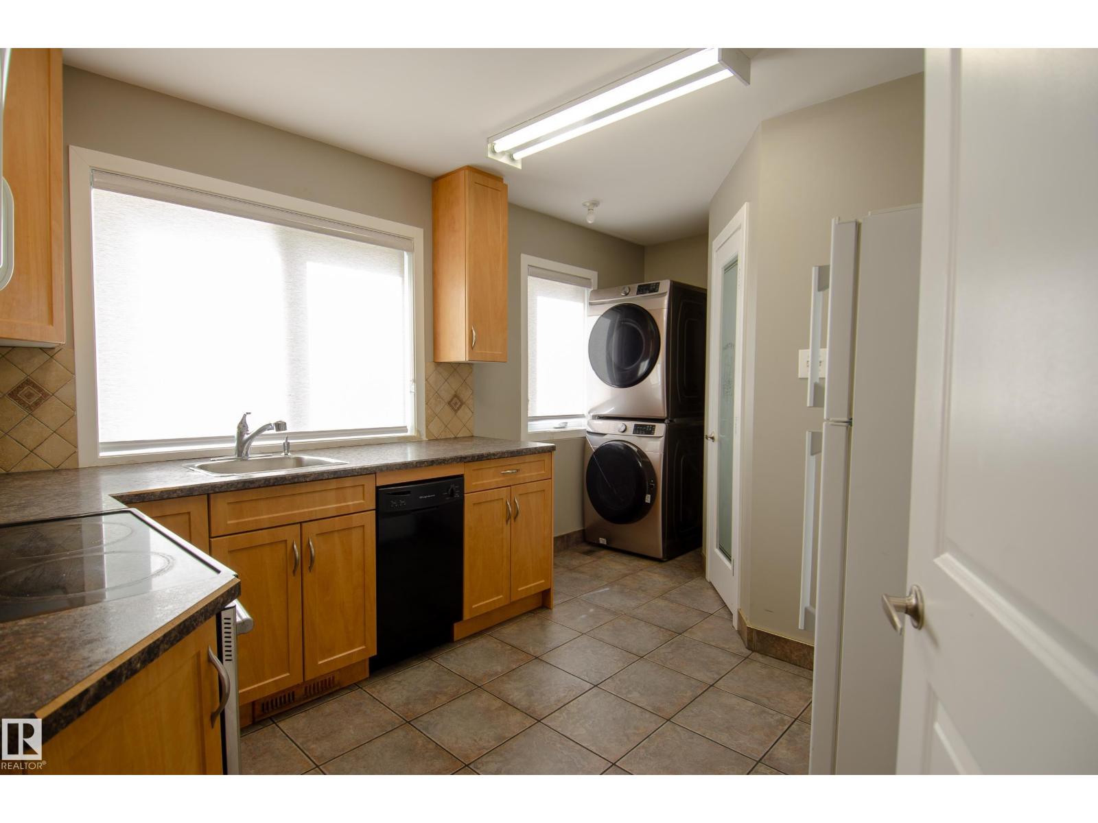 Photo 27 of 843 Wanyandi Rd Nw, Edmonton AB