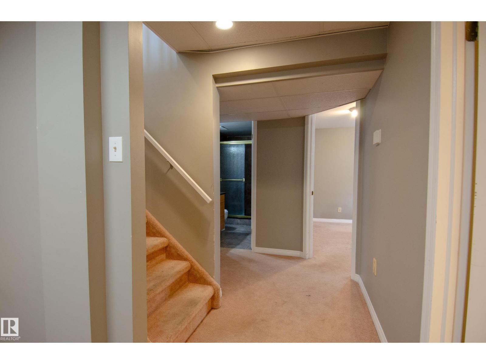 Photo 13 of 843 Wanyandi Rd Nw, Edmonton AB
