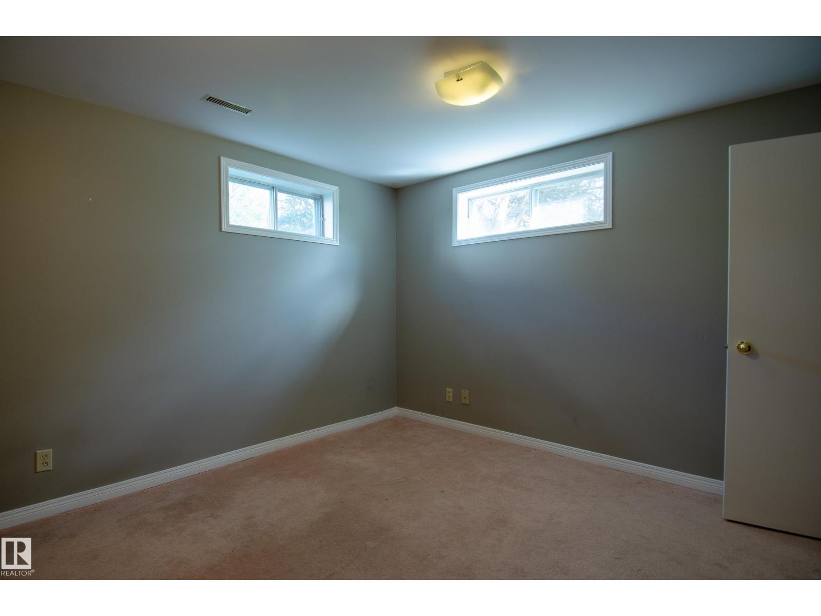Photo 12 of 843 Wanyandi Rd Nw, Edmonton AB