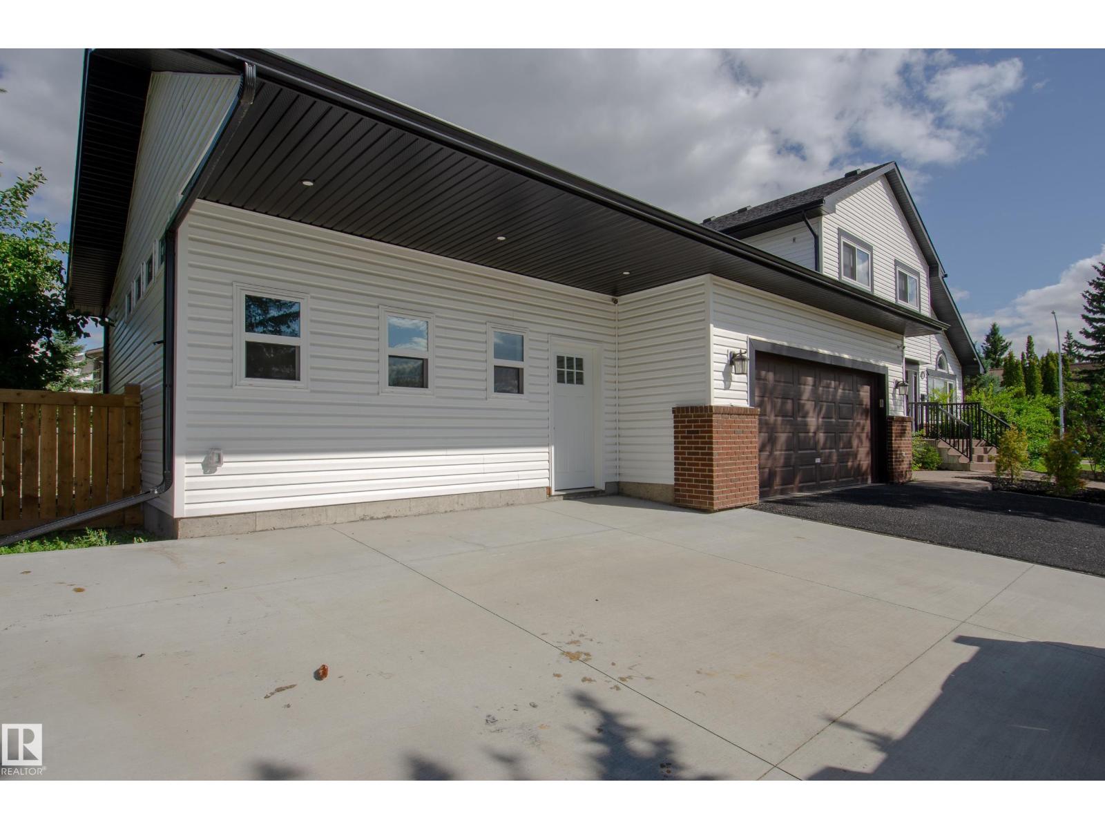 Photo 18 of 843 Wanyandi Rd Nw, Edmonton AB