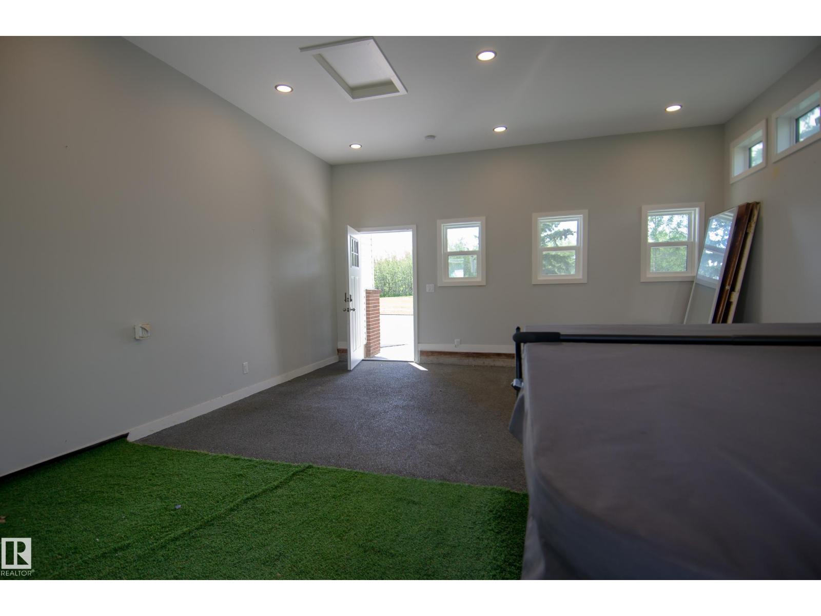 Photo 1 of 843 Wanyandi Rd Nw, Edmonton AB
