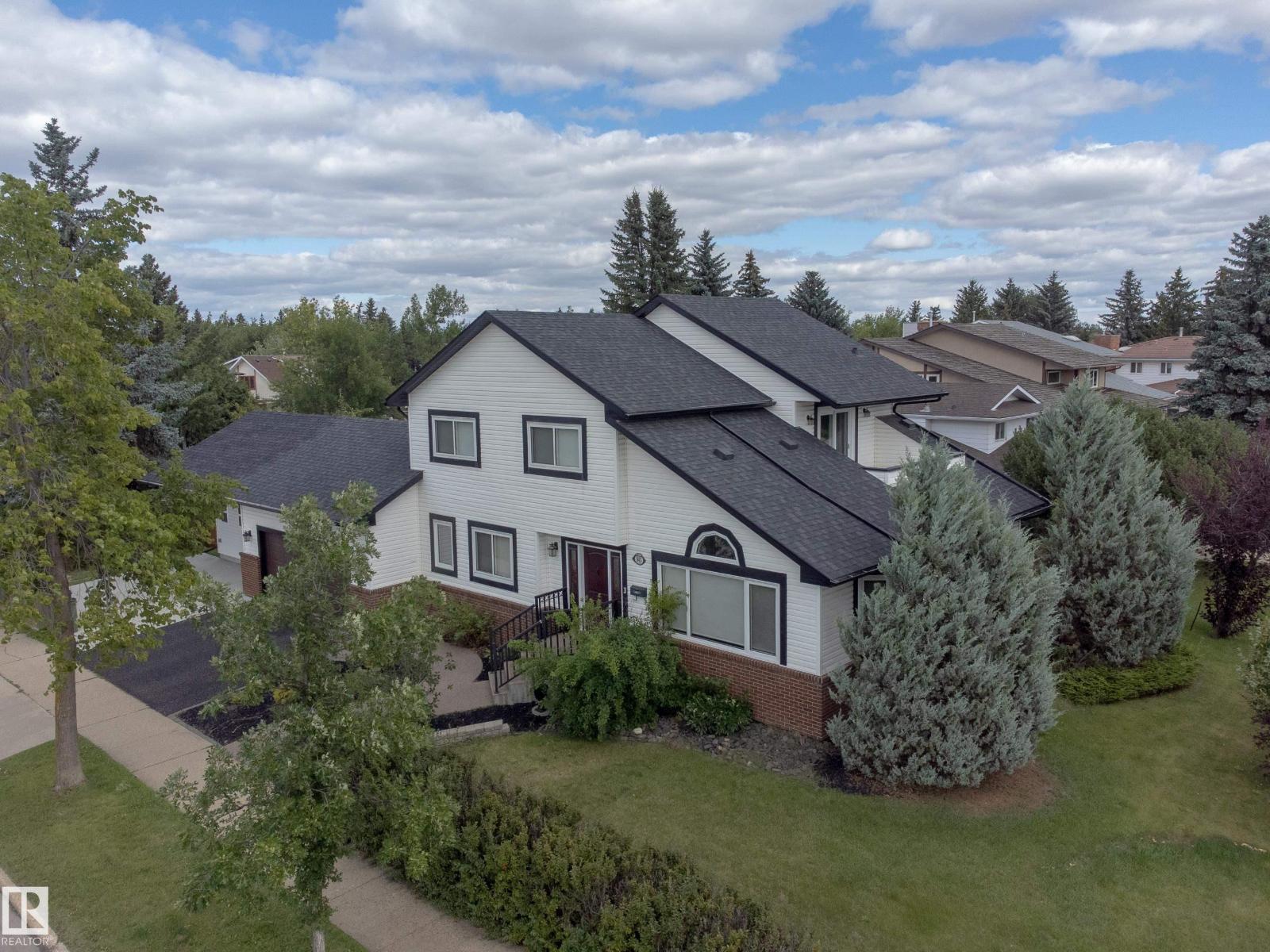 Photo 10 of 843 Wanyandi Rd Nw, Edmonton AB