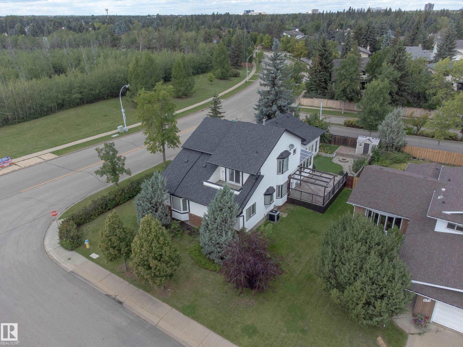 Photo 9 of 843 Wanyandi Rd Nw, Edmonton AB