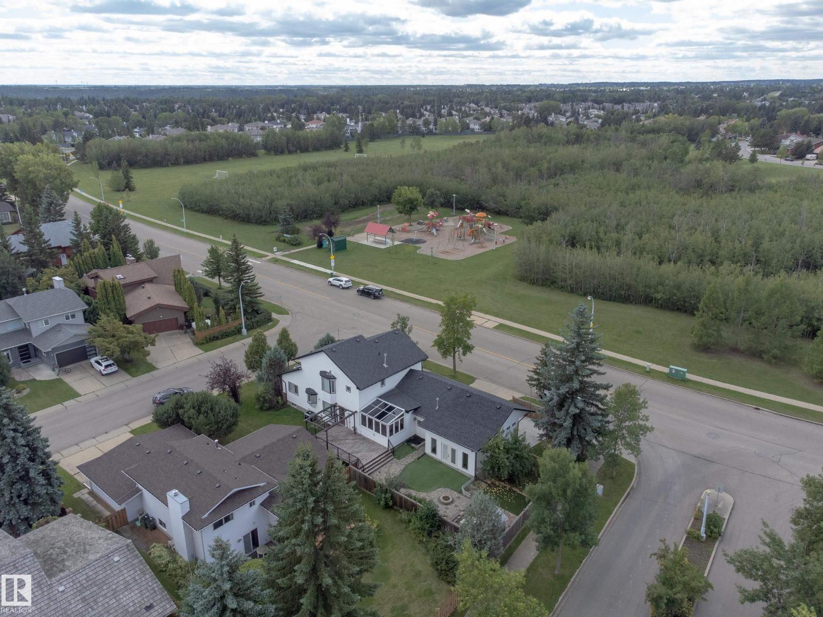Photo 17 of 843 Wanyandi Rd Nw, Edmonton AB