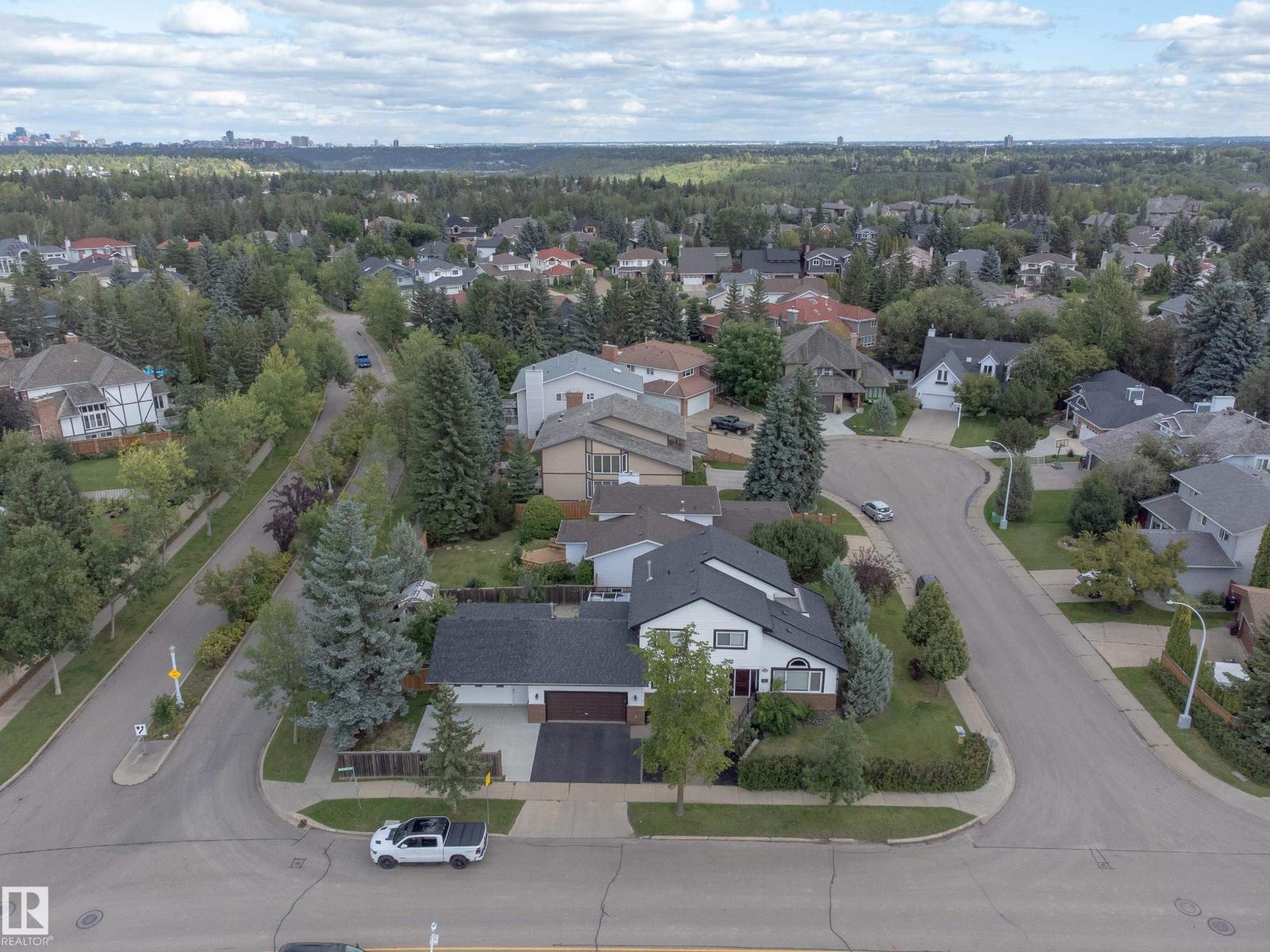 Photo 37 of 843 Wanyandi Rd Nw, Edmonton AB