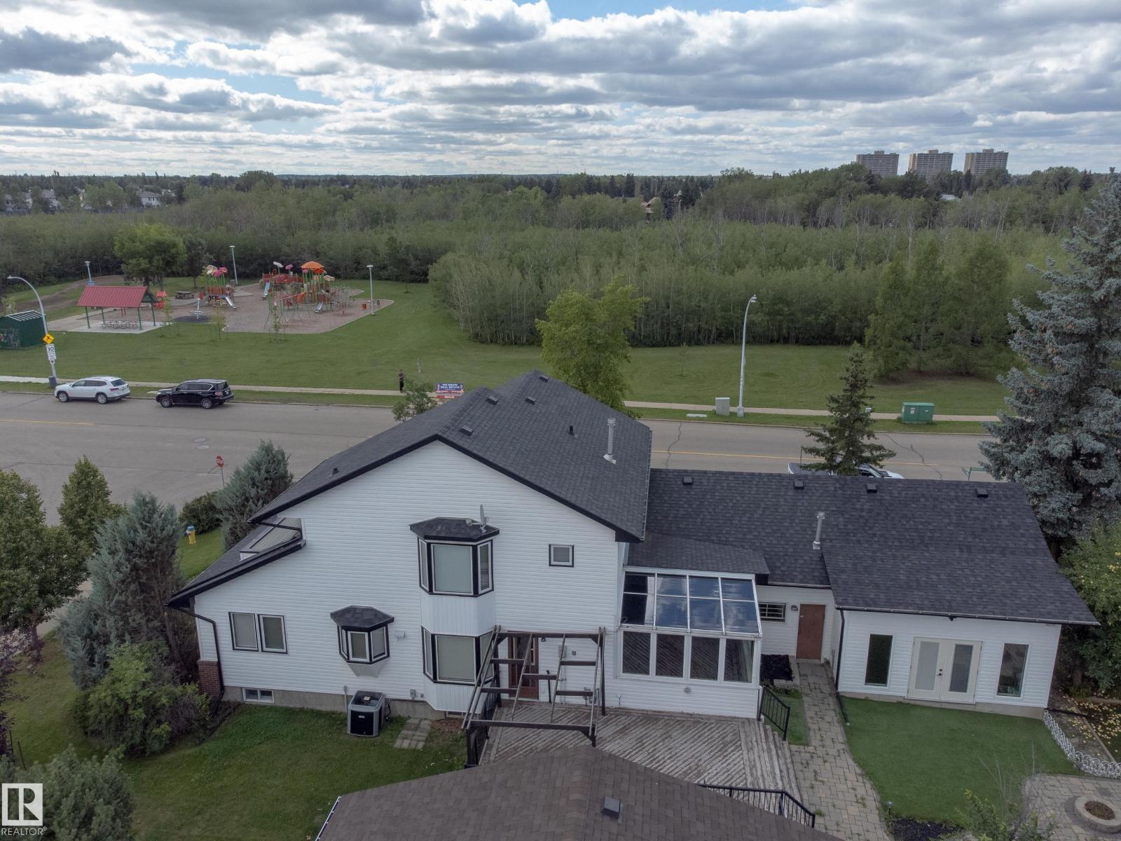 Photo 15 of 843 Wanyandi Rd Nw, Edmonton AB