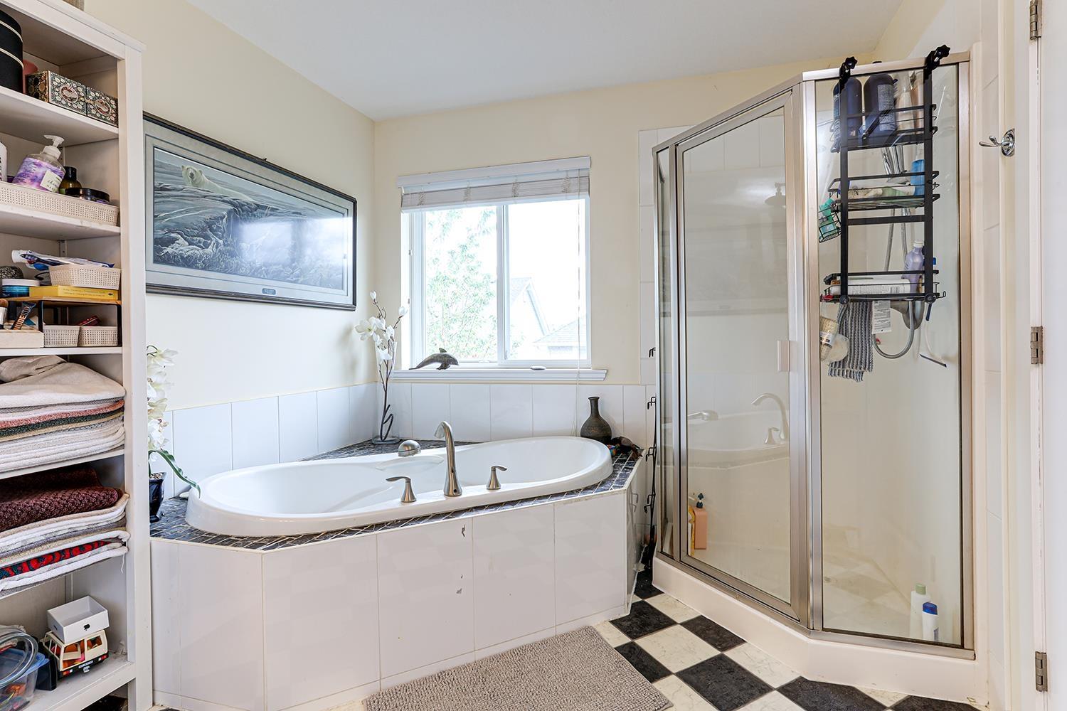 Photo 19 of 18359 67 Avenue, Surrey BC