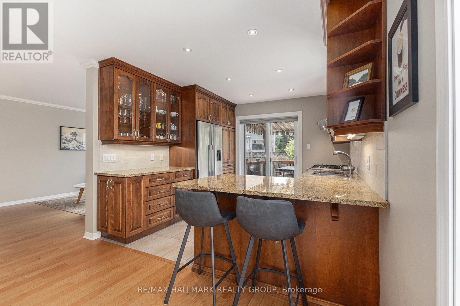 Photo 13 of 68 Hewitt Court, Ottawa ON