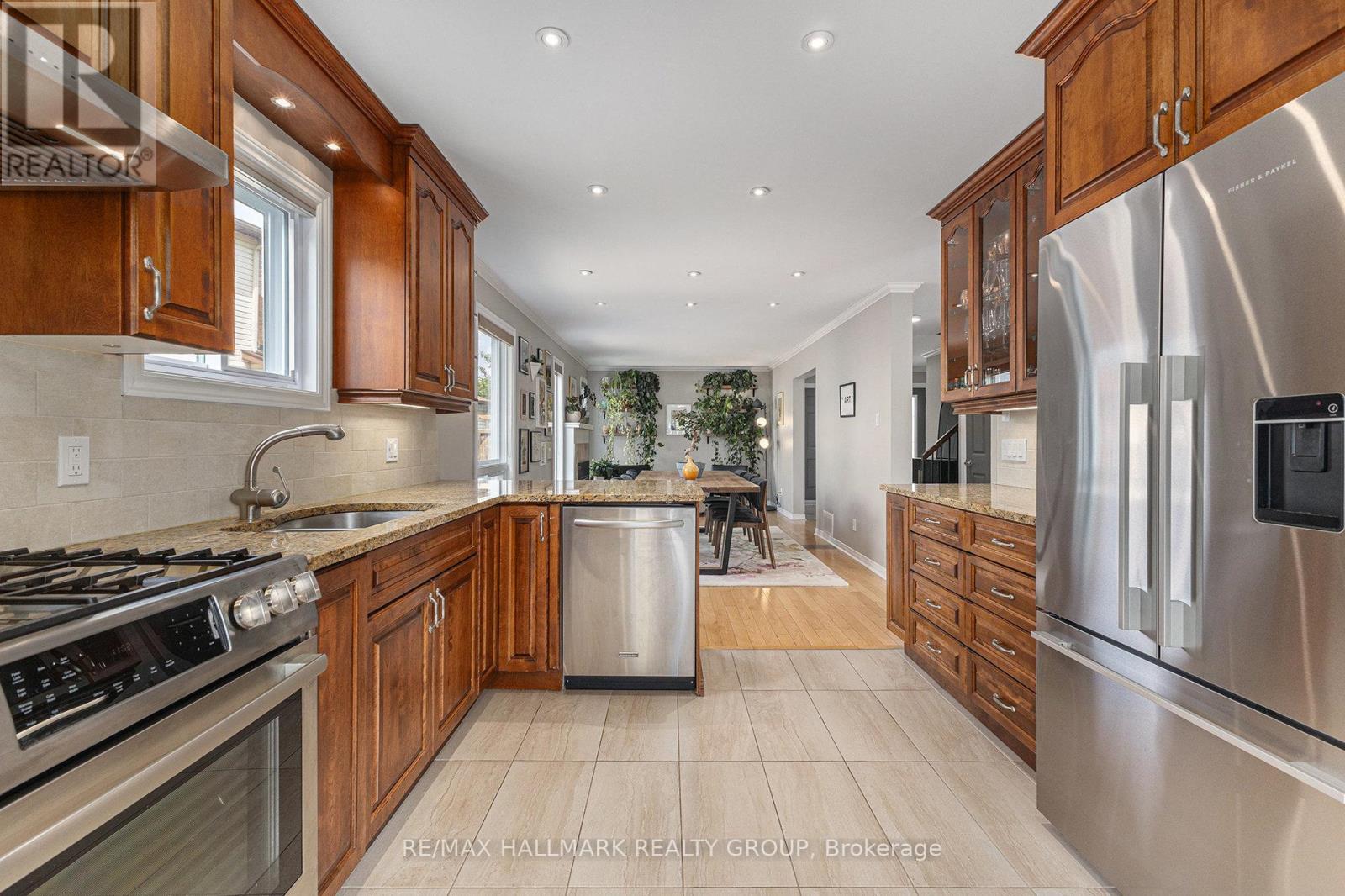 Photo 14 of 68 Hewitt Court, Ottawa ON