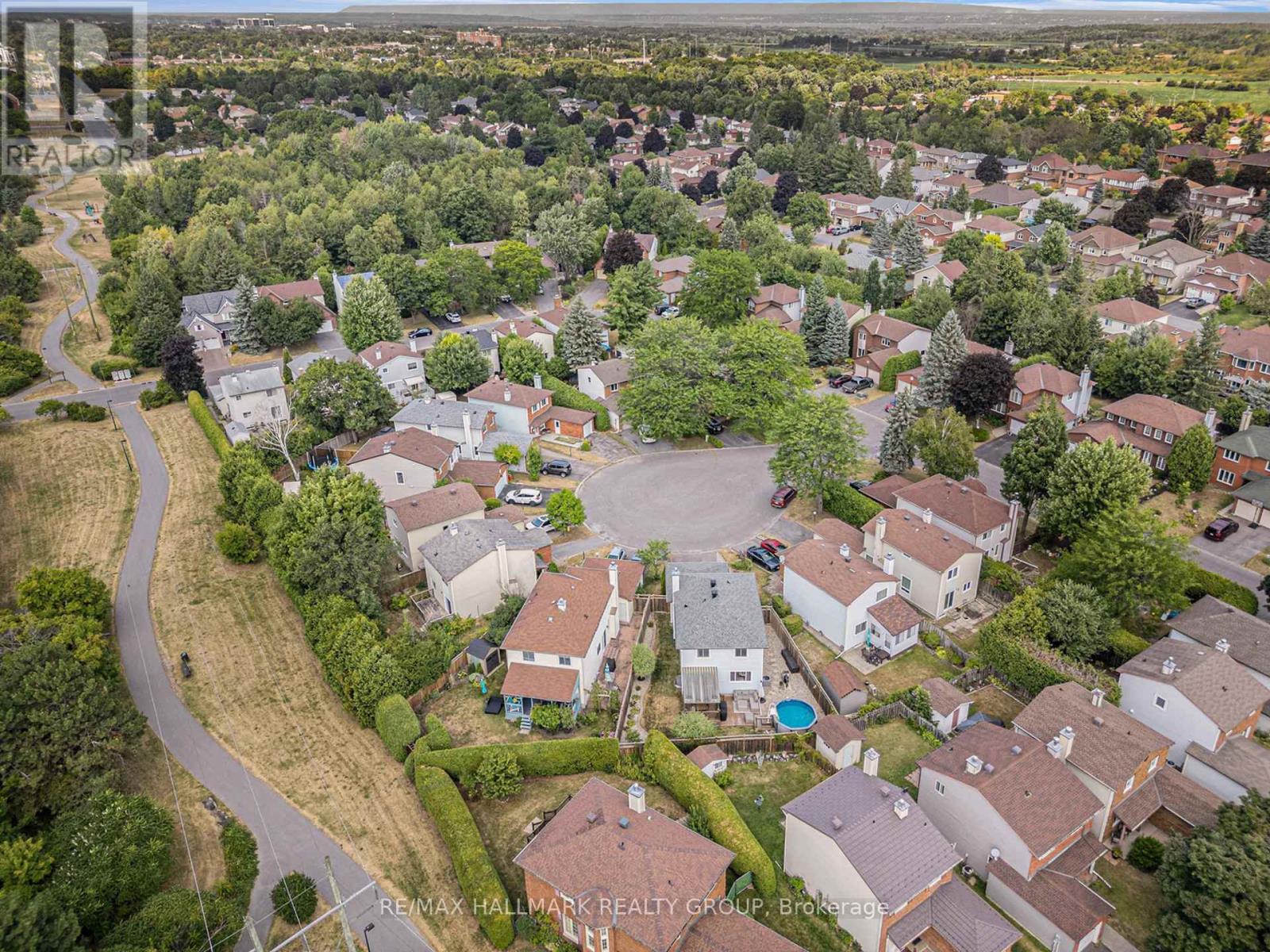 Photo 33 of 68 Hewitt Court, Ottawa ON
