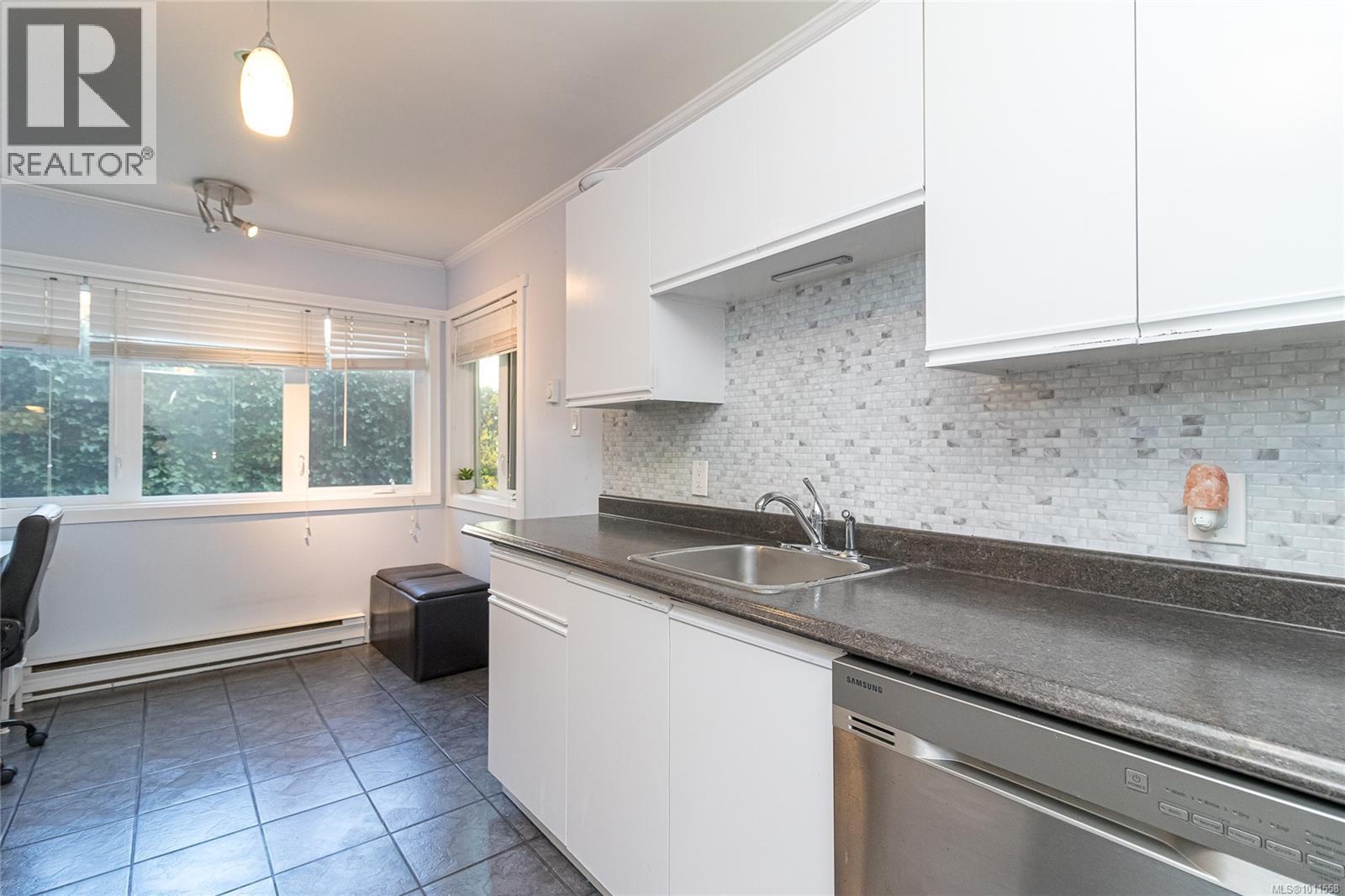 Photo 13 of 103 1619 Morrison St, Victoria BC