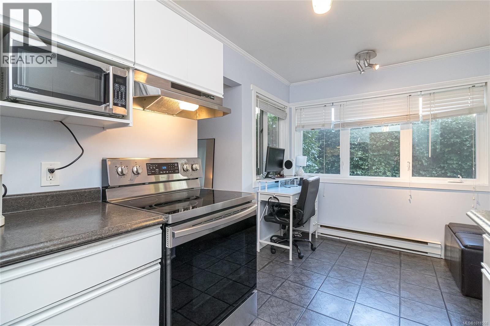 Photo 14 of 103 1619 Morrison St, Victoria BC