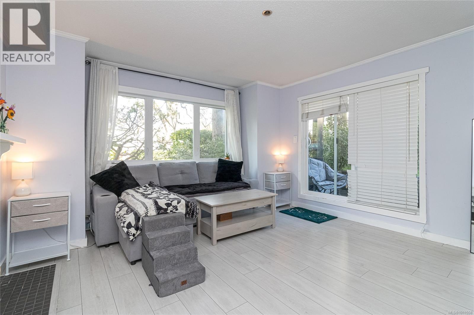 Photo 6 of 103 1619 Morrison St, Victoria BC
