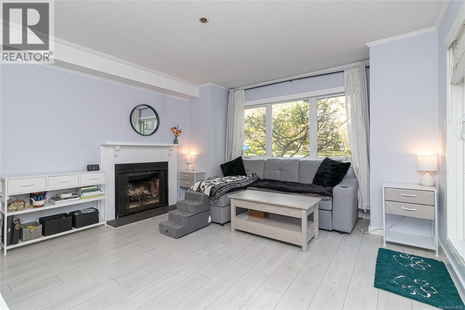 Photo 7 of 103 1619 Morrison St, Victoria BC