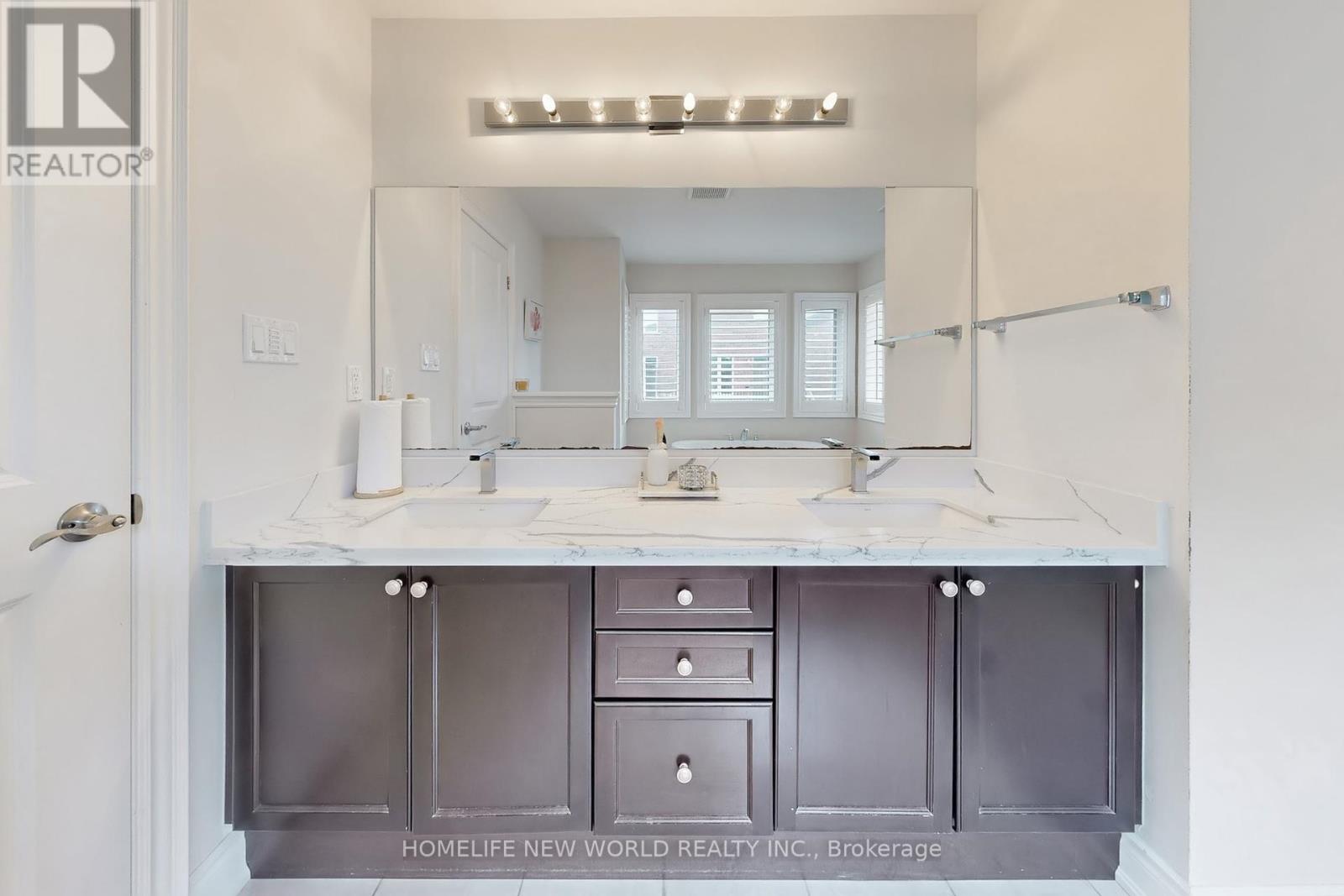 Photo 13 of 50 Ben Sinclair Avenue, East Gwillimbury ON