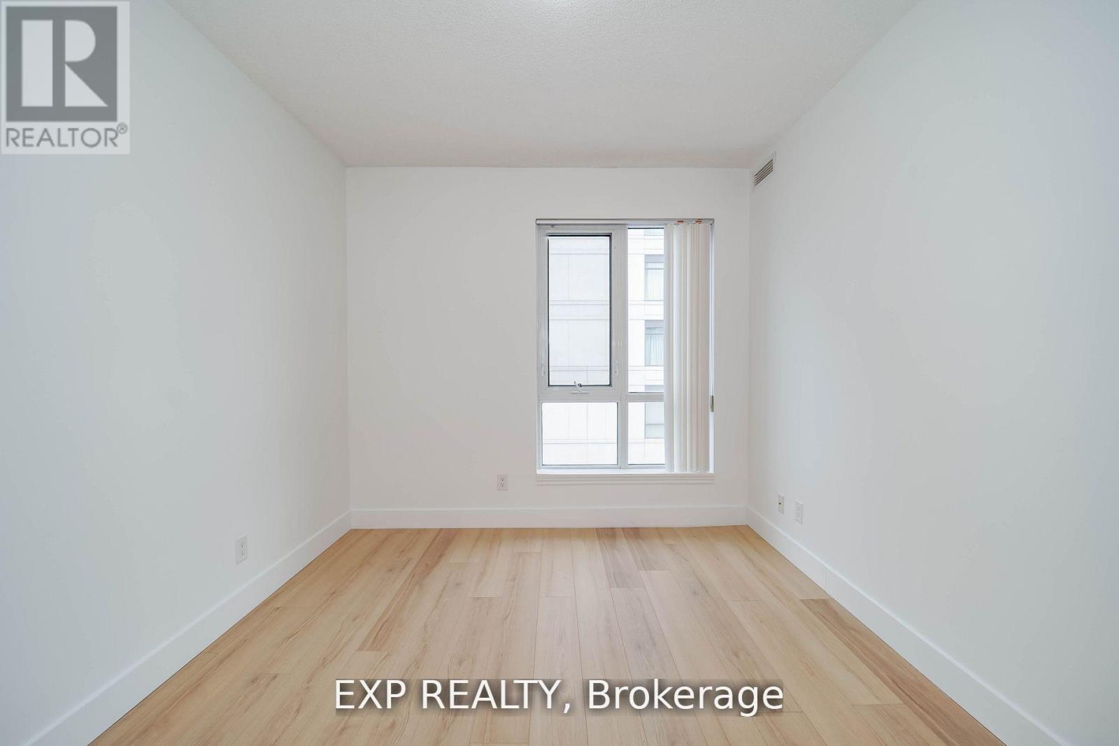 Photo 7 of 307 57 Upper Duke Crescent, Markham ON