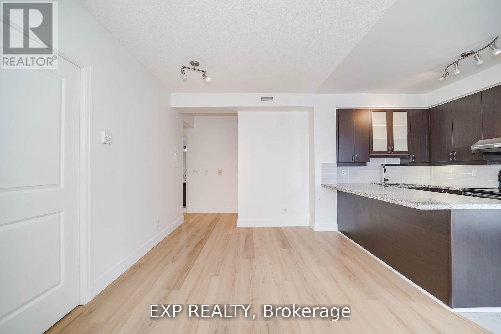 Photo 6 of 307 57 Upper Duke Crescent, Markham ON