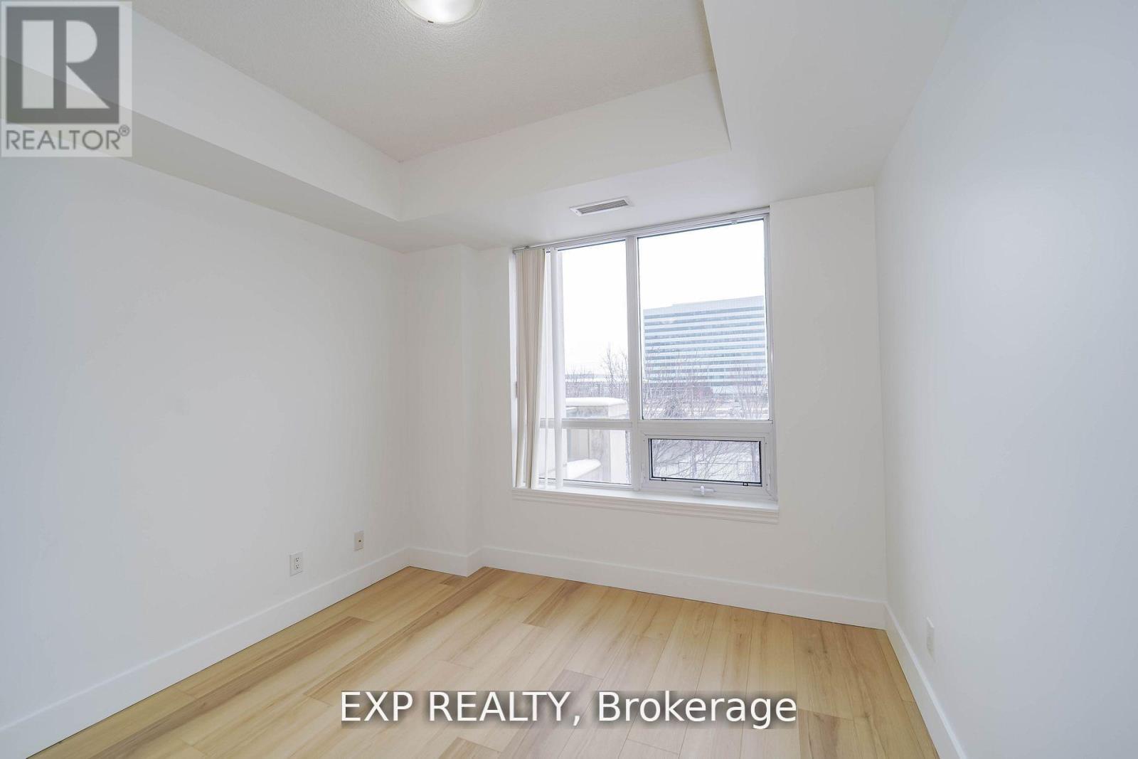 Photo 2 of 307 57 Upper Duke Crescent, Markham ON