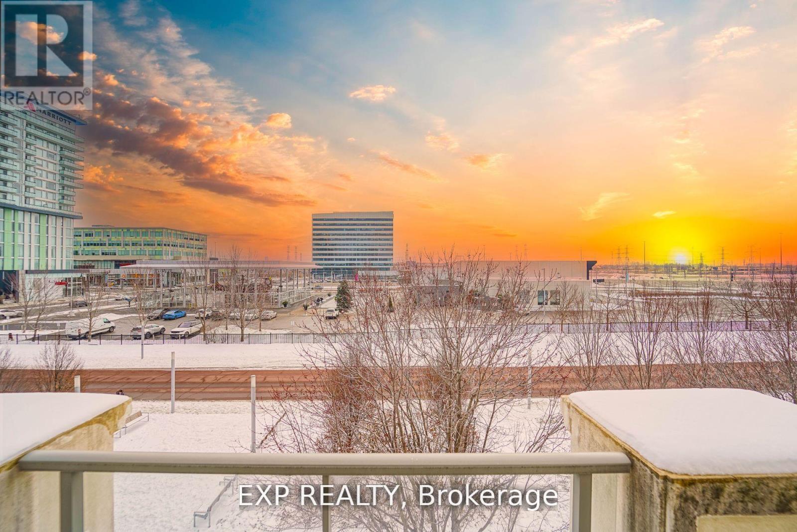 Photo 23 of 307 57 Upper Duke Crescent, Markham ON