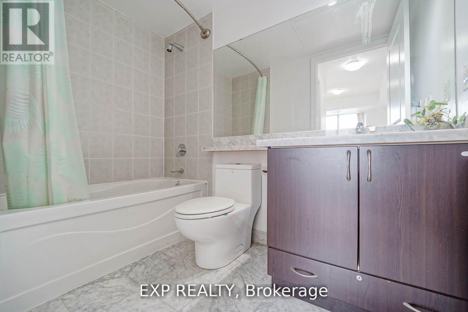 Photo 27 of 307 57 Upper Duke Crescent, Markham ON