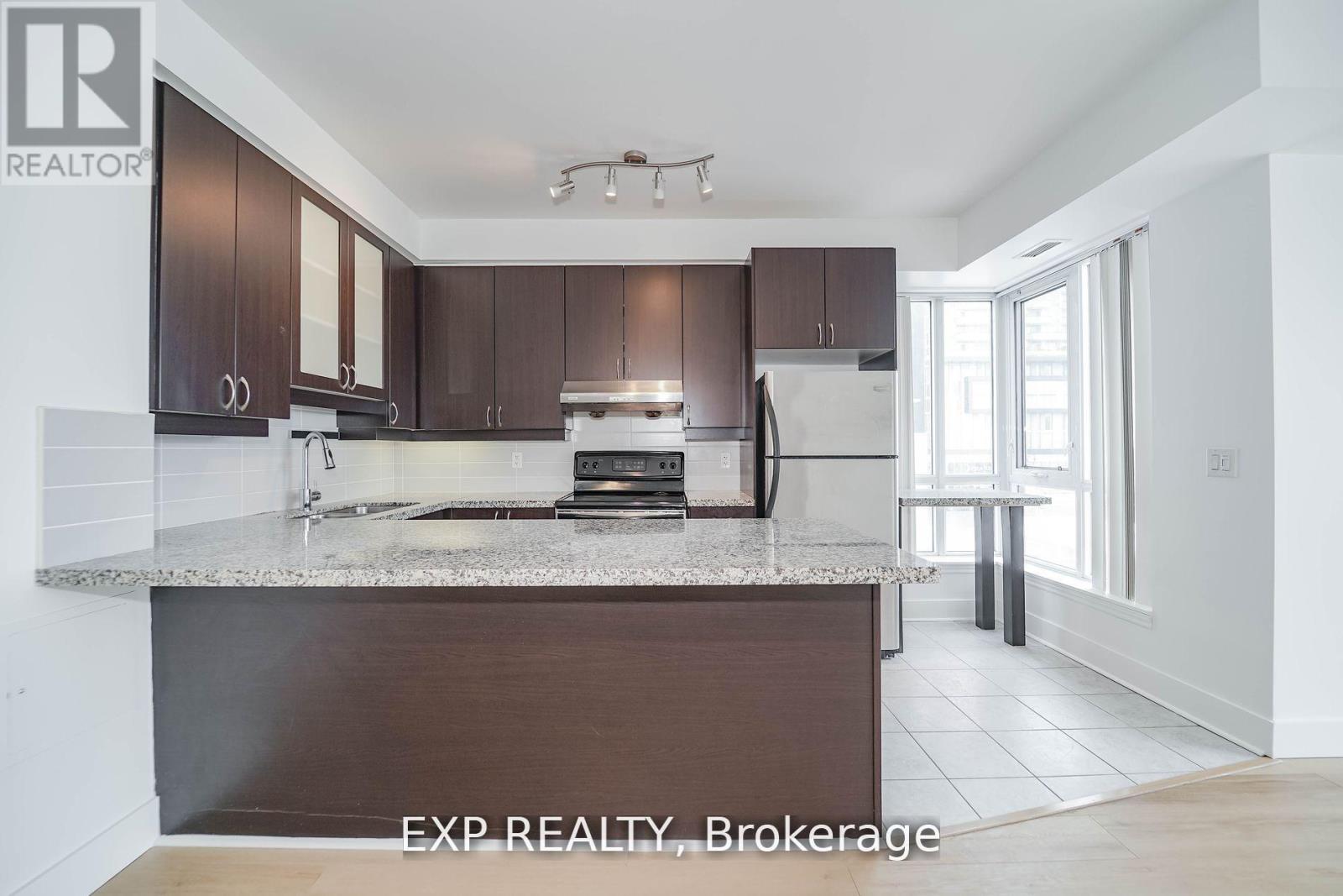 Photo 22 of 307 57 Upper Duke Crescent, Markham ON