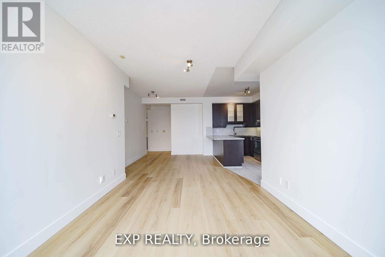 Photo 10 of 307 57 Upper Duke Crescent, Markham ON