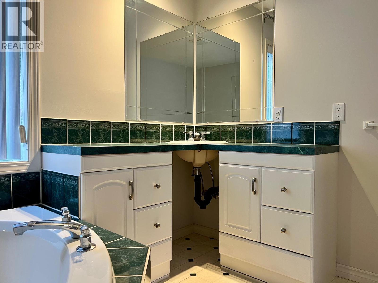 312 4th Avenue S, Creston