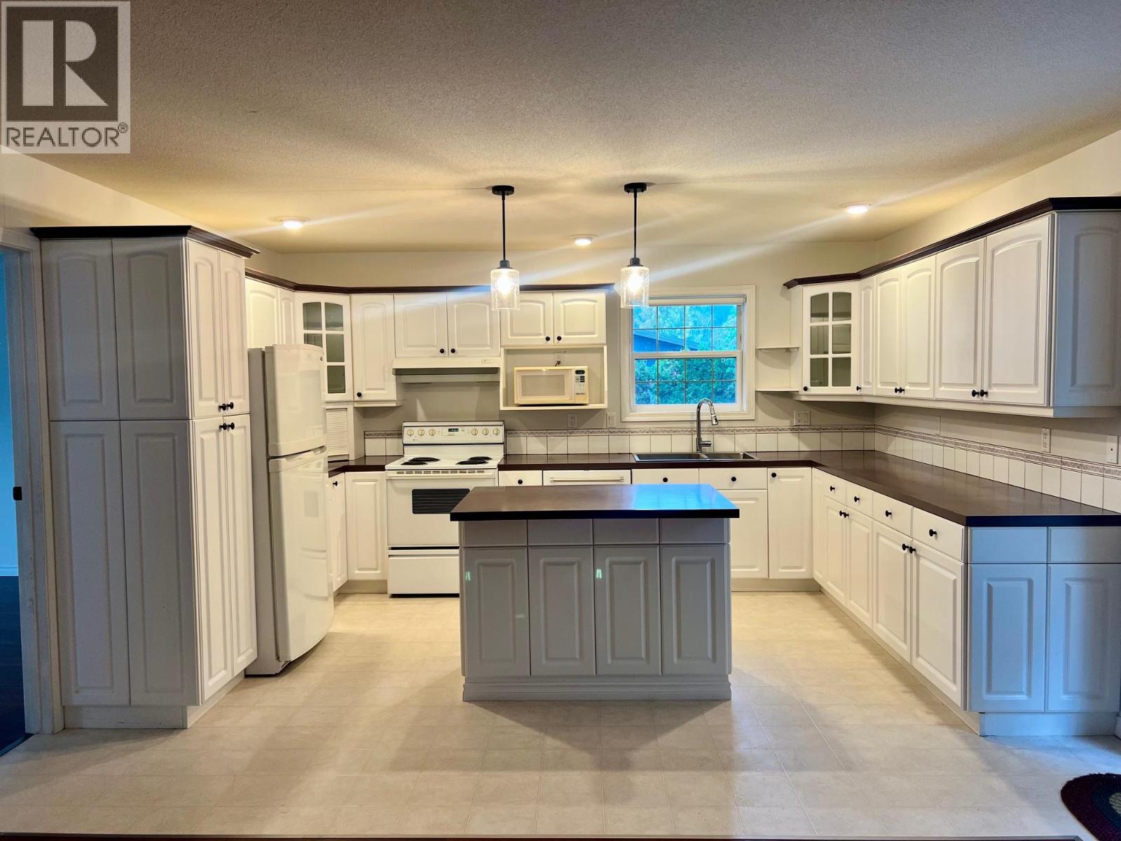 312 4th Avenue S, Creston