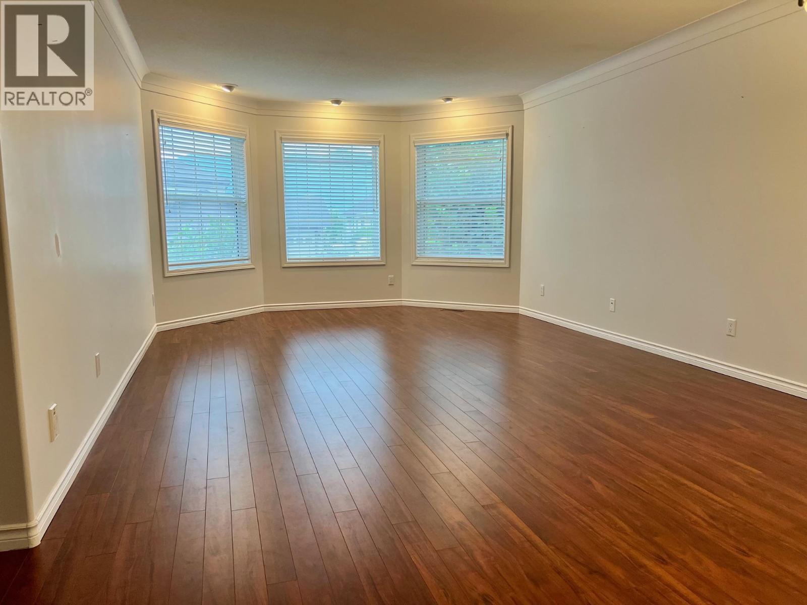 312 4th Avenue S, Creston