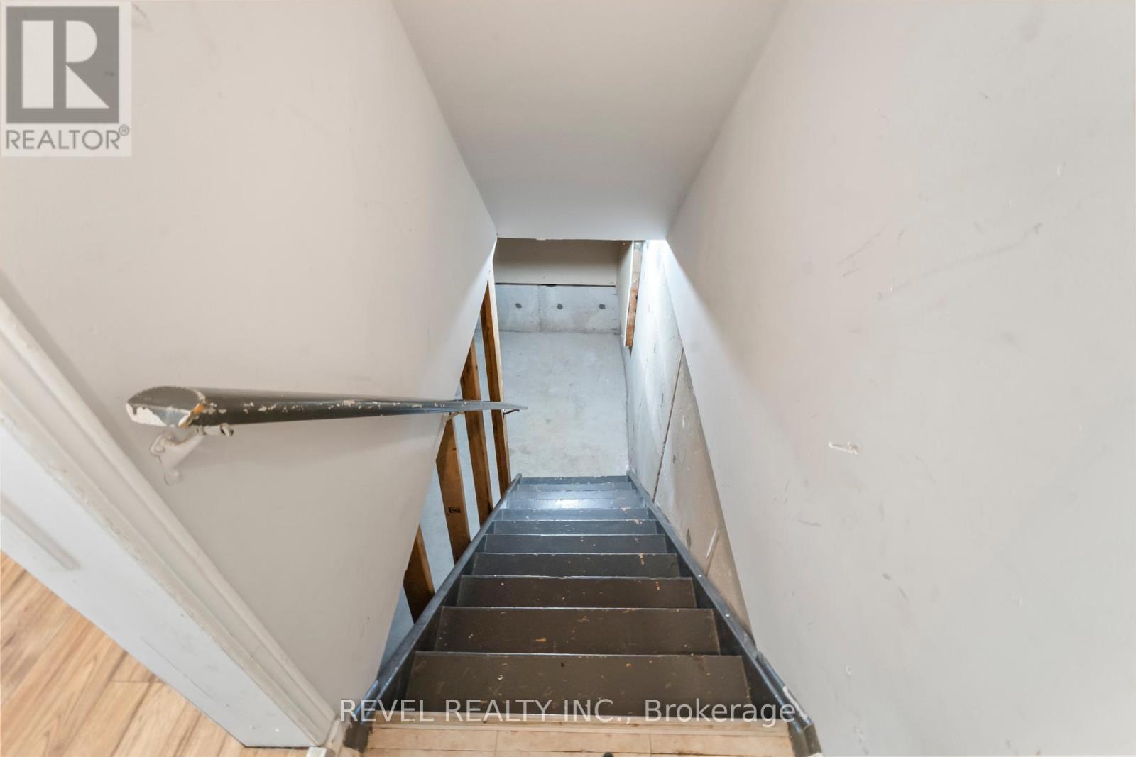 Photo 1 of 56 10 Bassett Boulevard, Whitby ON