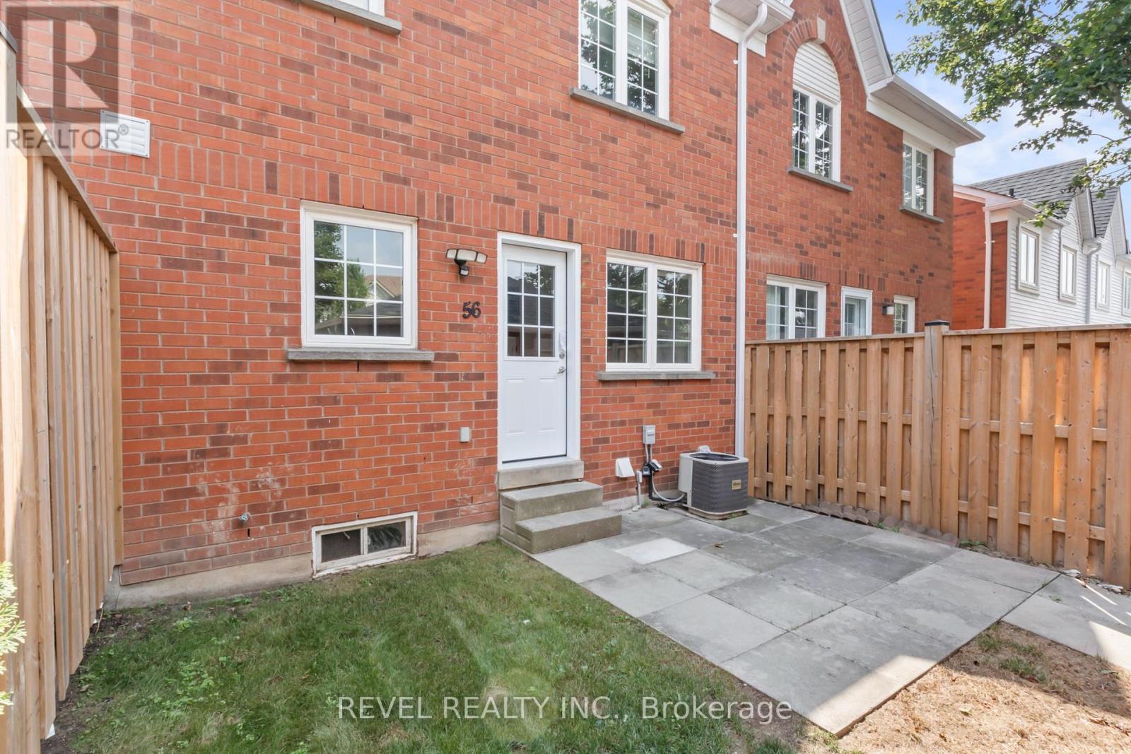 Photo 22 of 56 10 Bassett Boulevard, Whitby ON