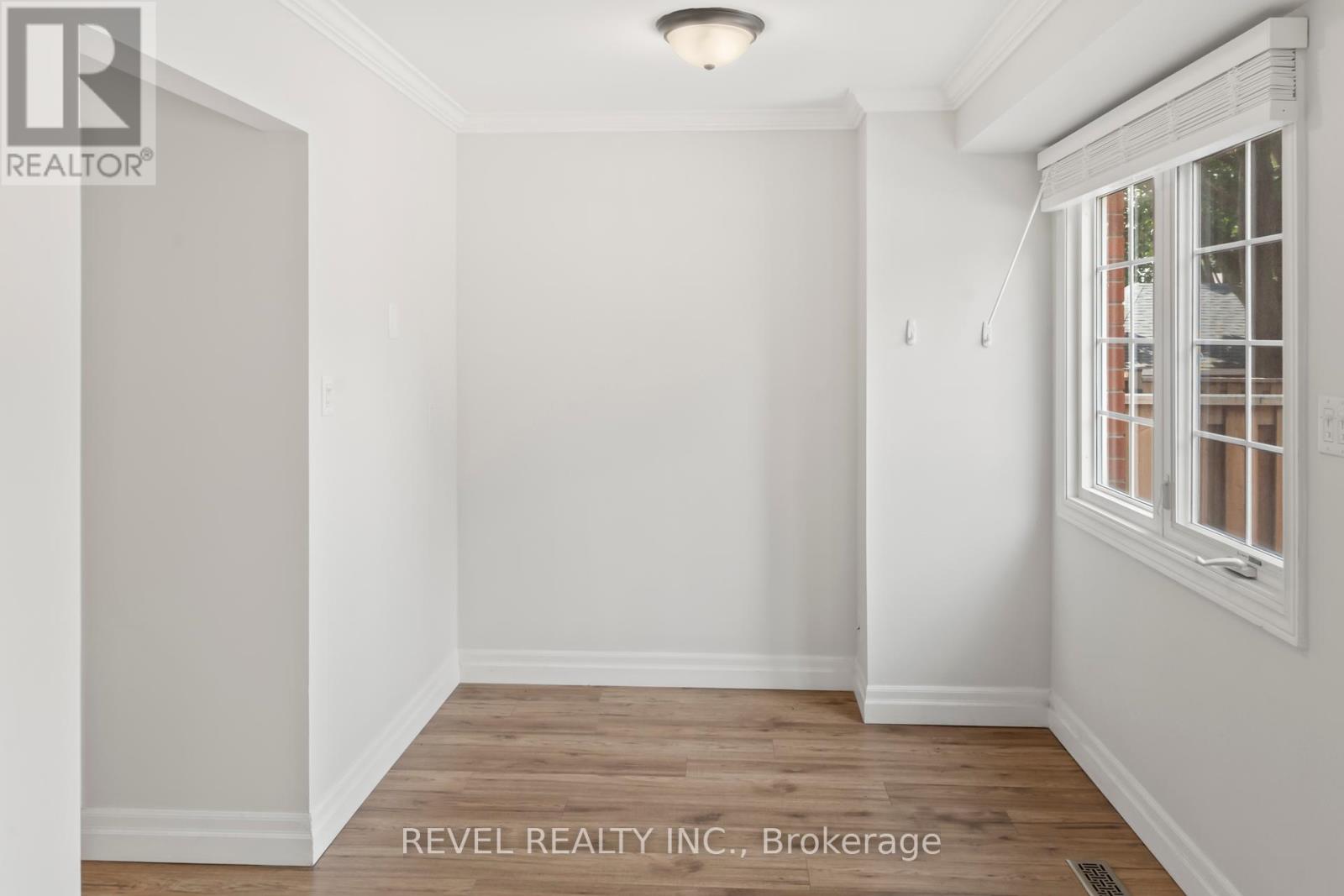 Photo 12 of 56 10 Bassett Boulevard, Whitby ON