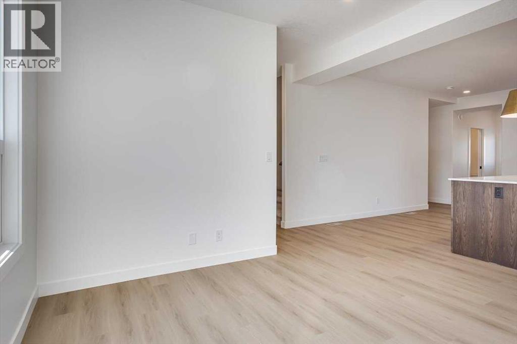Photo 8 of 26 Inglis Crescent, Sylvan Lake AB