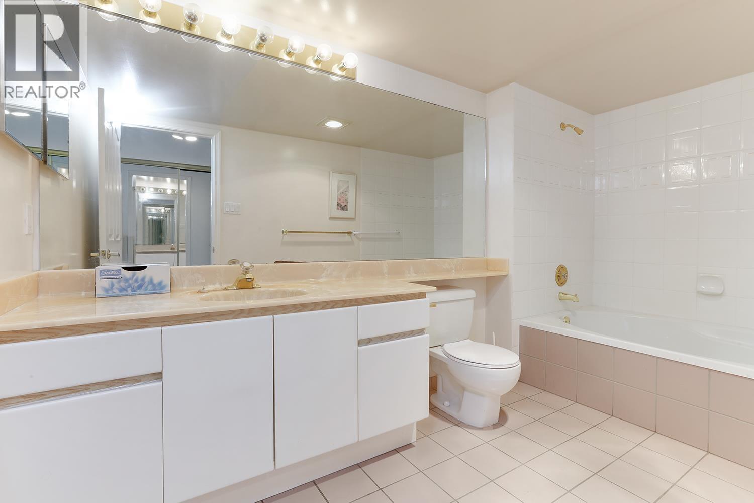 Photo 17 of 806 1245 Quayside Drive, New Westminster BC