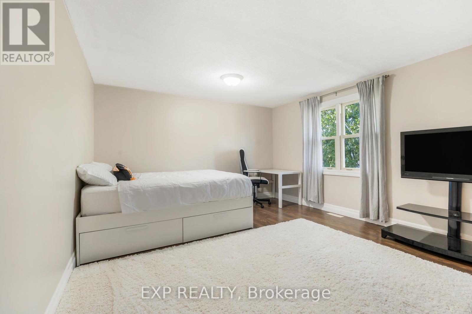 Photo 31 of 88 Rand Street S, Hamilton ON