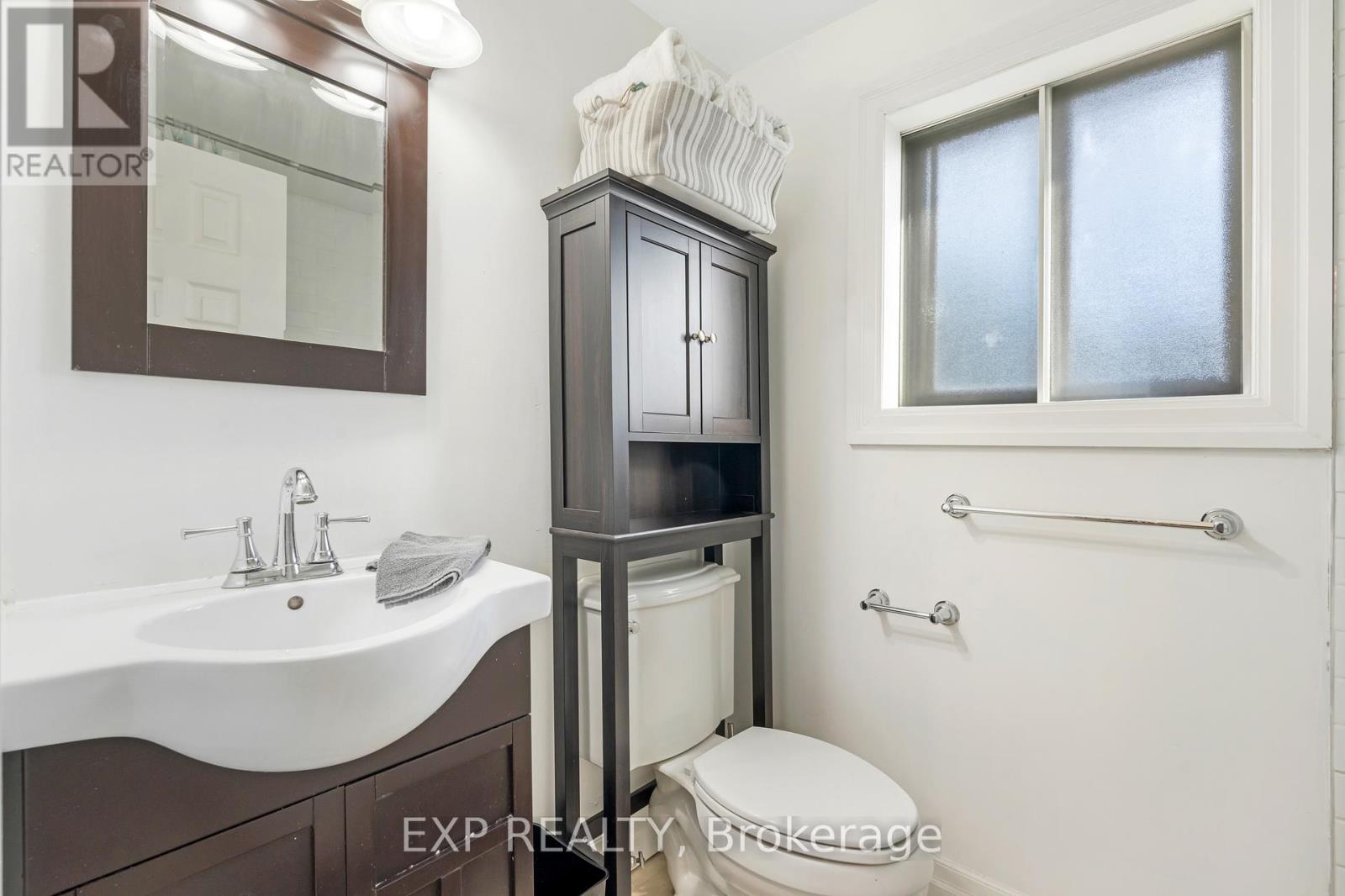 Photo 4 of 88 Rand Street S, Hamilton ON
