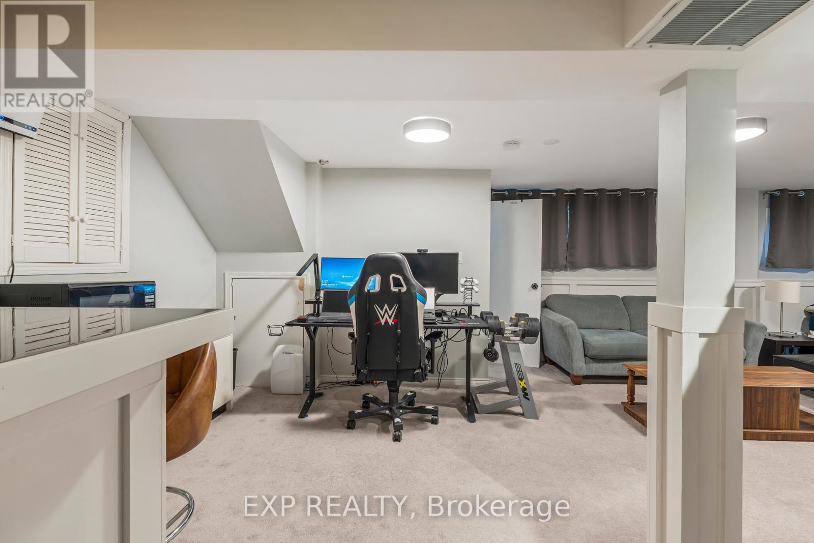 Photo 17 of 88 Rand Street S, Hamilton ON