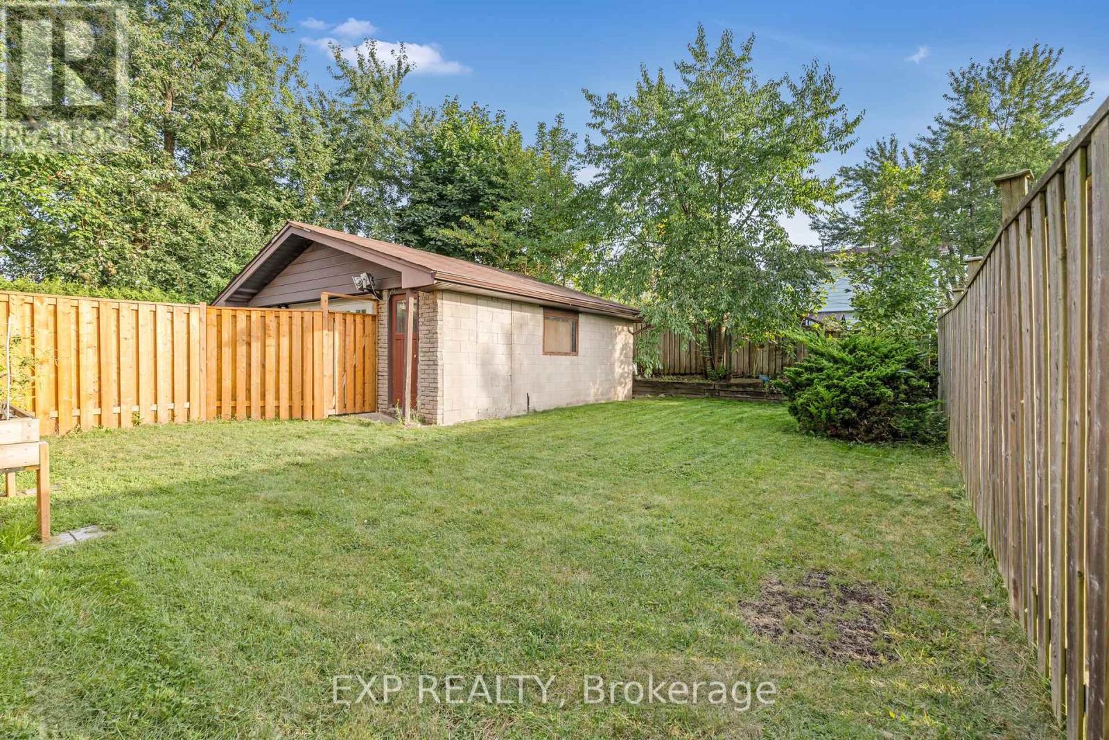 Photo 9 of 88 Rand Street S, Hamilton ON