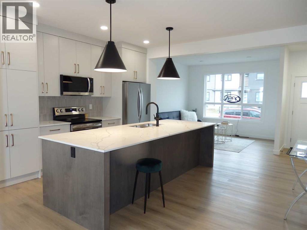 Photo 4 of 30 Inglis Crescent, Sylvan Lake AB