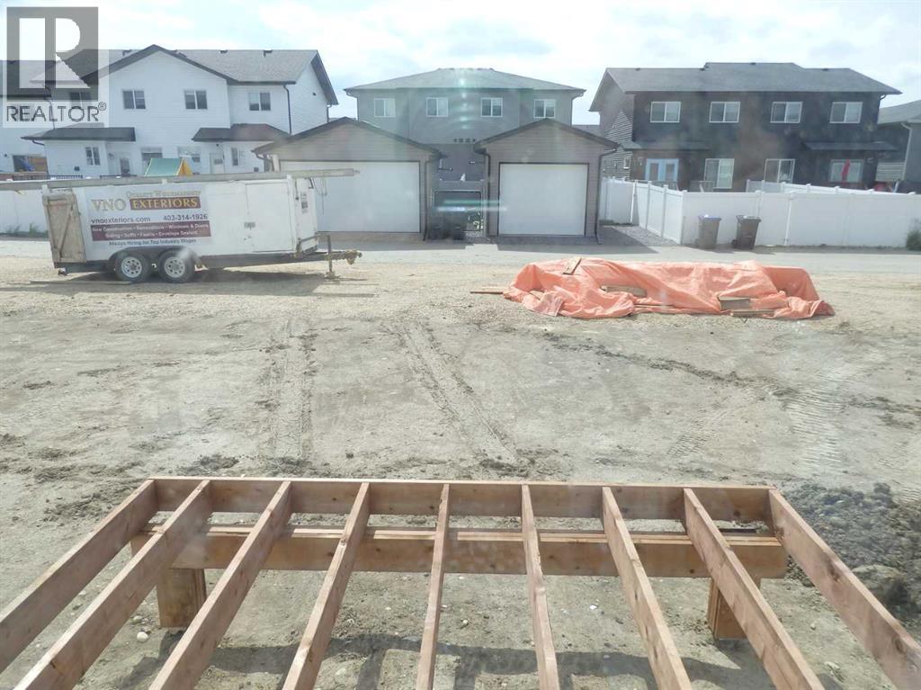 Photo 10 of 30 Inglis Crescent, Sylvan Lake AB