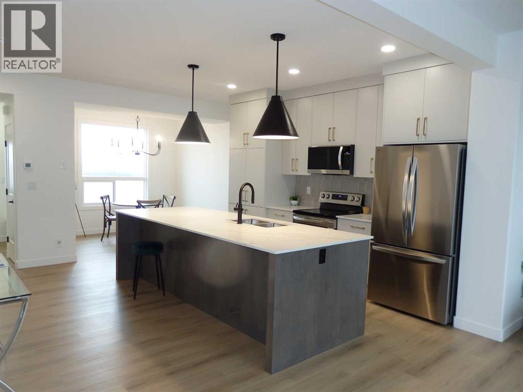 Photo 3 of 30 Inglis Crescent, Sylvan Lake AB