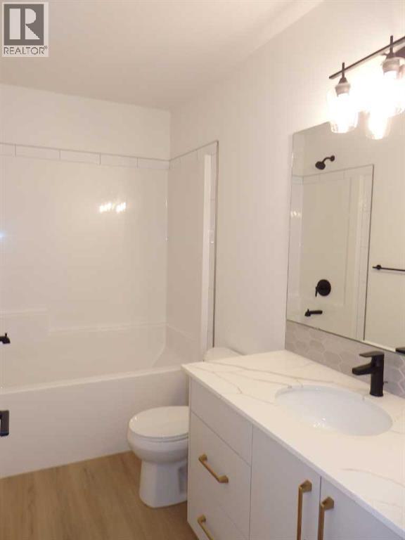 Photo 22 of 30 Inglis Crescent, Sylvan Lake AB