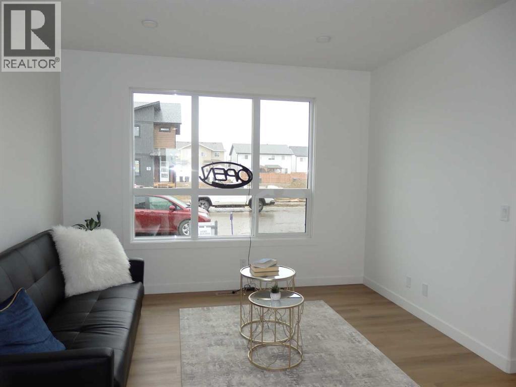 Photo 7 of 30 Inglis Crescent, Sylvan Lake AB