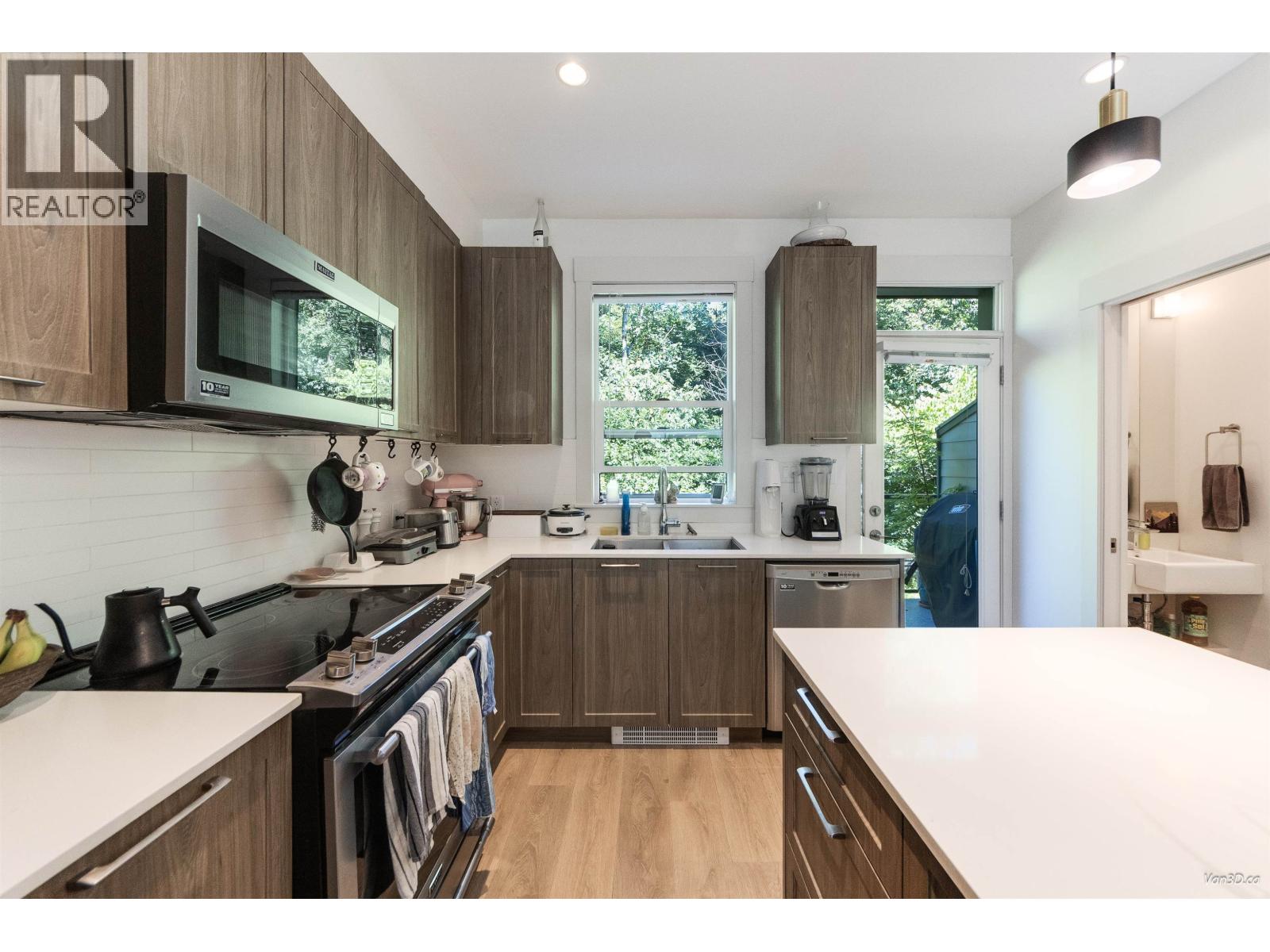 Photo 12 of 33 38684 Buckley Avenue, Squamish BC