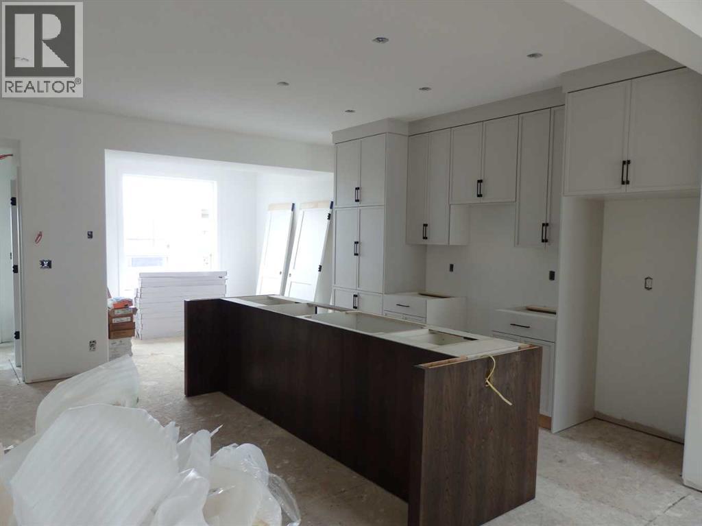 Photo 4 of 42 Irvin Way, Sylvan Lake AB