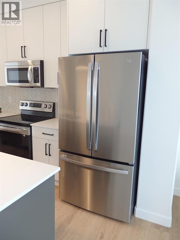 Photo 15 of 42 Irvin Way, Sylvan Lake AB