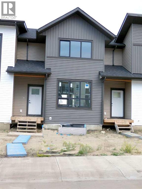 Photo 2 of 42 Irvin Way, Sylvan Lake AB